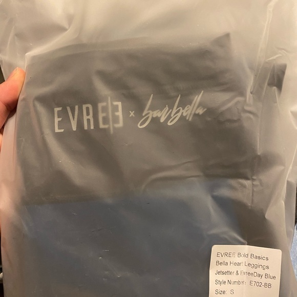 Evree x Barbella Box Leggings - Picture 6 of 6